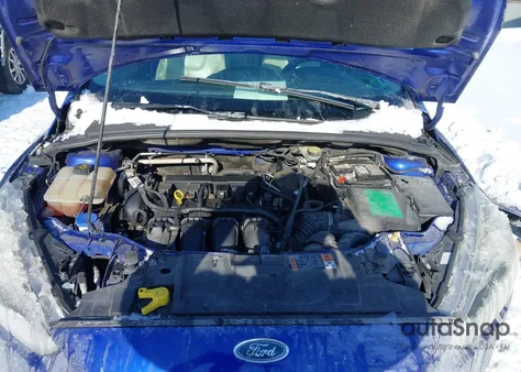 2015 Ford Focus Titanium z USA, uszkodzony, nr VIN 1FADP3J27FL323084